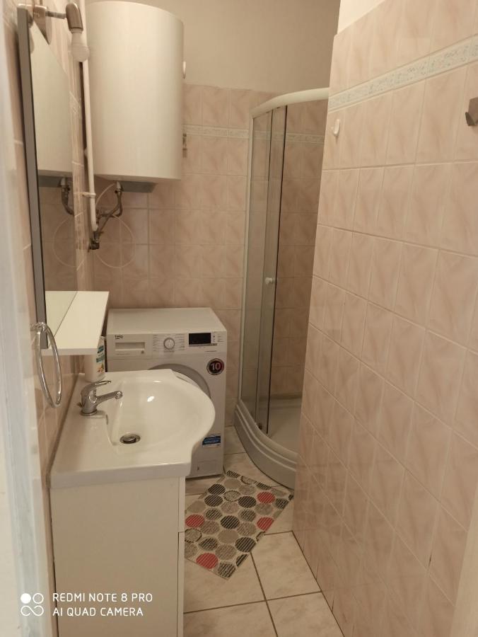 Centrum 2 Apartman Сольнок Экстерьер фото
